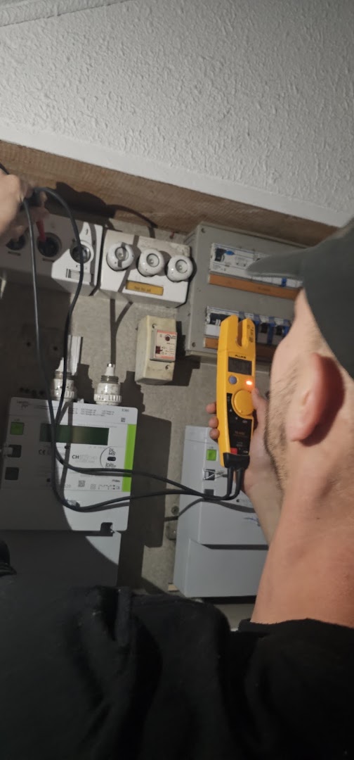Danny Ballestraz Indépendant Installateur Electricien CFC — Fotos 7